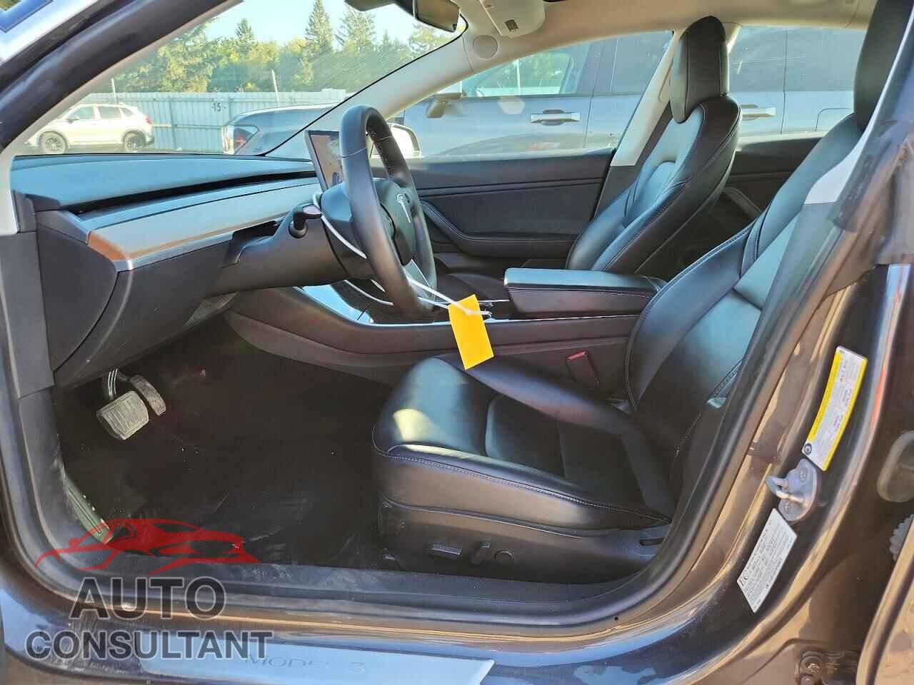 TESLA MODEL 3 2019 - 5YJ3E1EA7KF528872