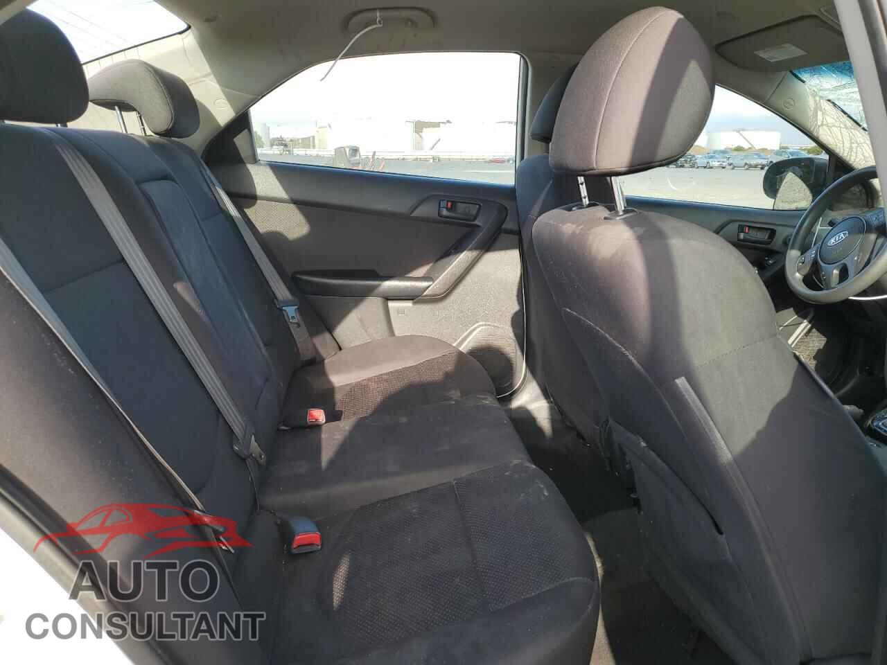 KIA FORTE 2011 - KNAFU4A22B5458888