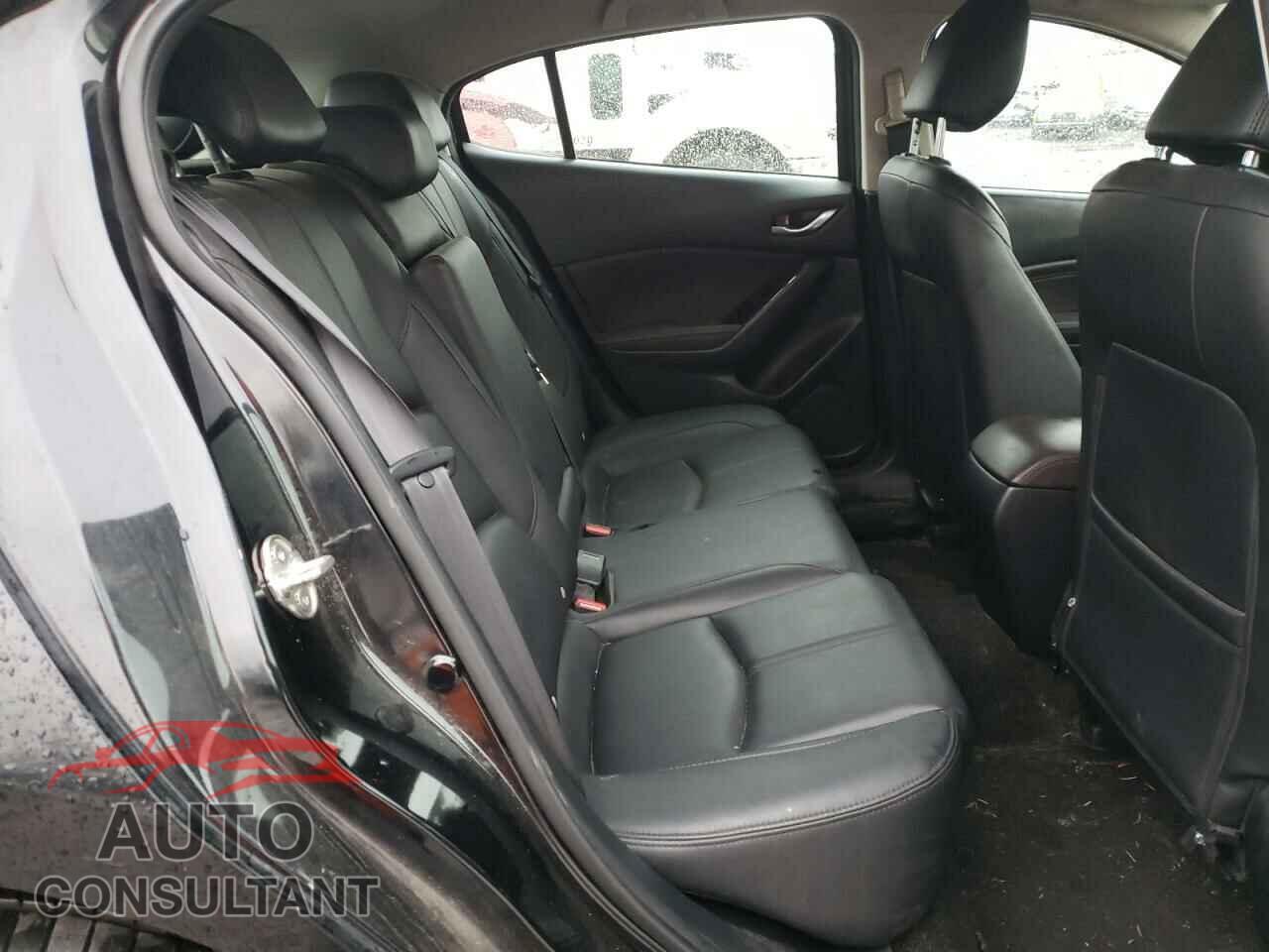 MAZDA 3 2018 - 3MZBN1L33JM205250