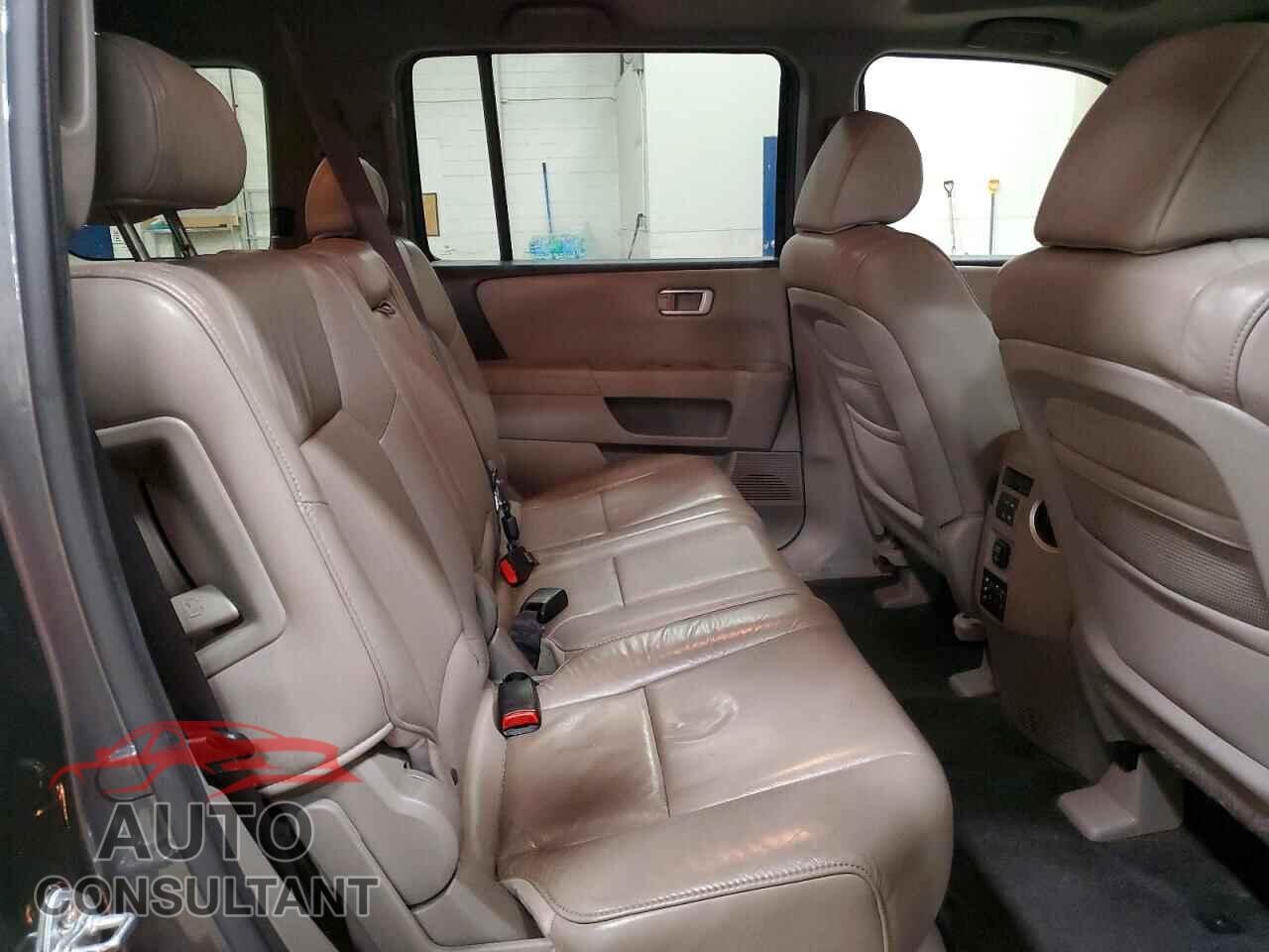 HONDA PILOT 2011 - 5FNYF4H69BB056380