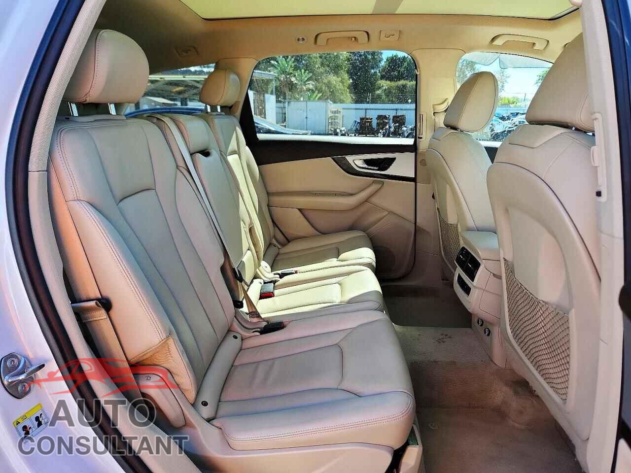 AUDI Q7 2019 - WA1AHAF77KD028570