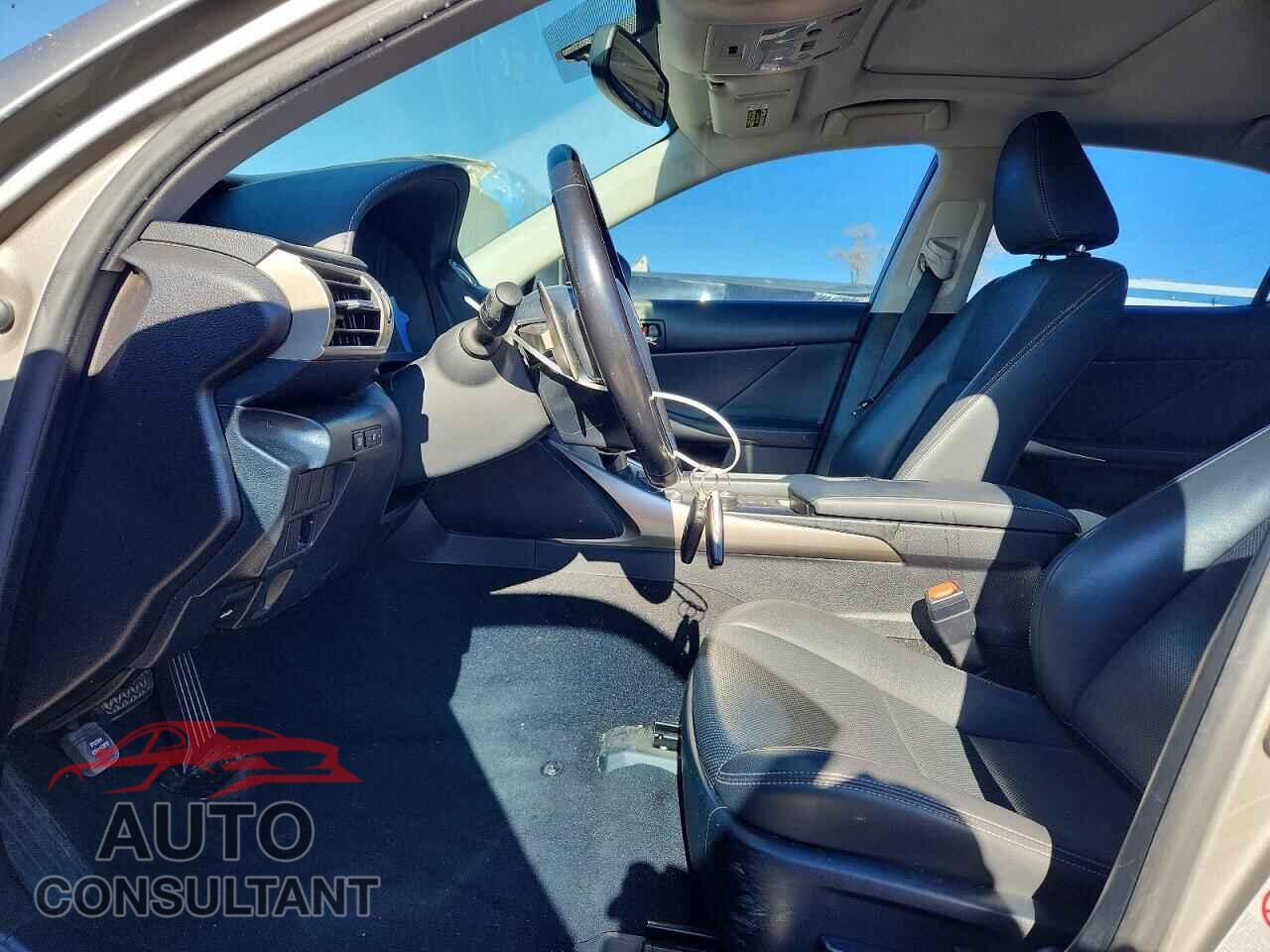 LEXUS IS 2015 - JTHBF1D26F5075336