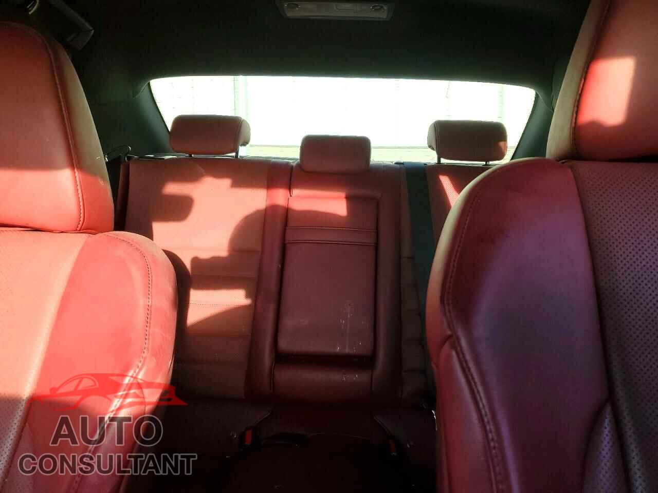 LEXUS IS 2019 - JTHBA1D2XK5084968