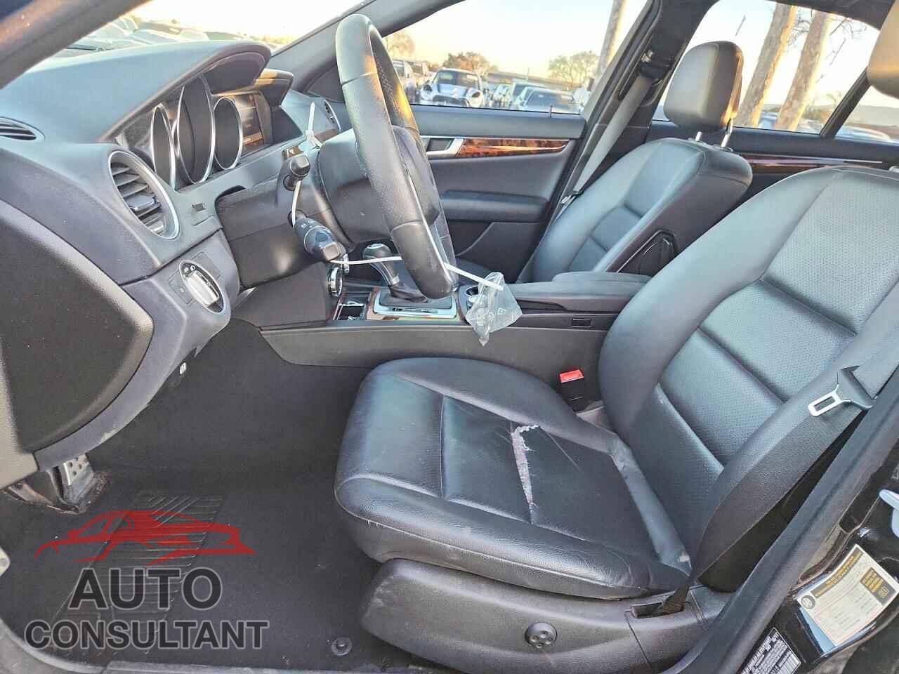 MERCEDES-BENZ C-CLASS 2012 - WDDGF8BB2CR202015