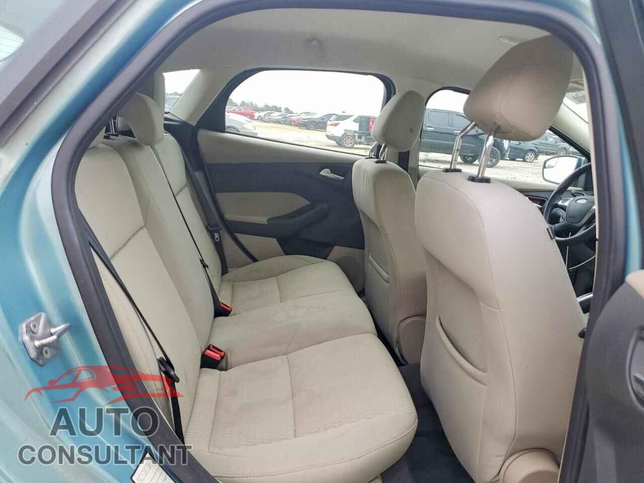 FORD FOCUS 2012 - 1FAHP3M22CL303074
