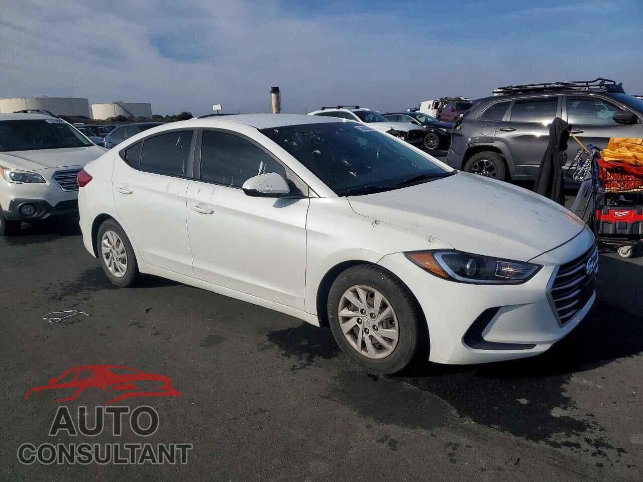 HYUNDAI ELANTRA 2018 - 5NPD74LF3JH347329