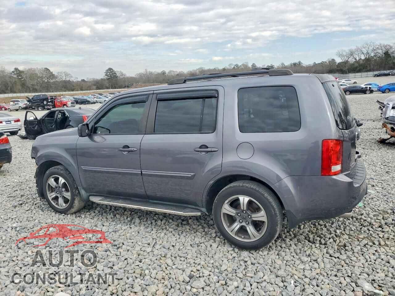 HONDA PILOT 2015 - 5FNYF3H3XFB035110