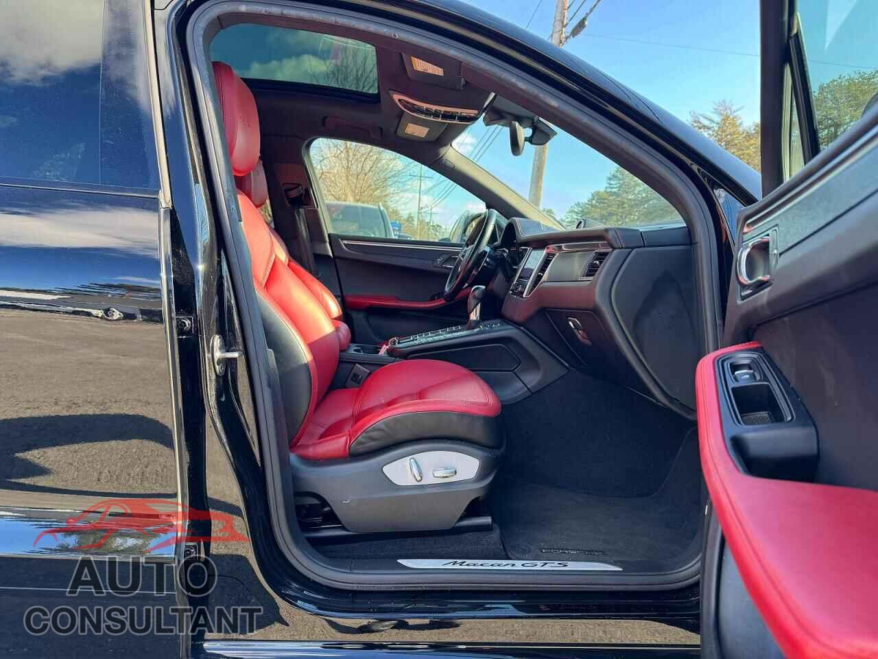 PORSCHE MACAN 2017 - WP1AG2A55HLB56520