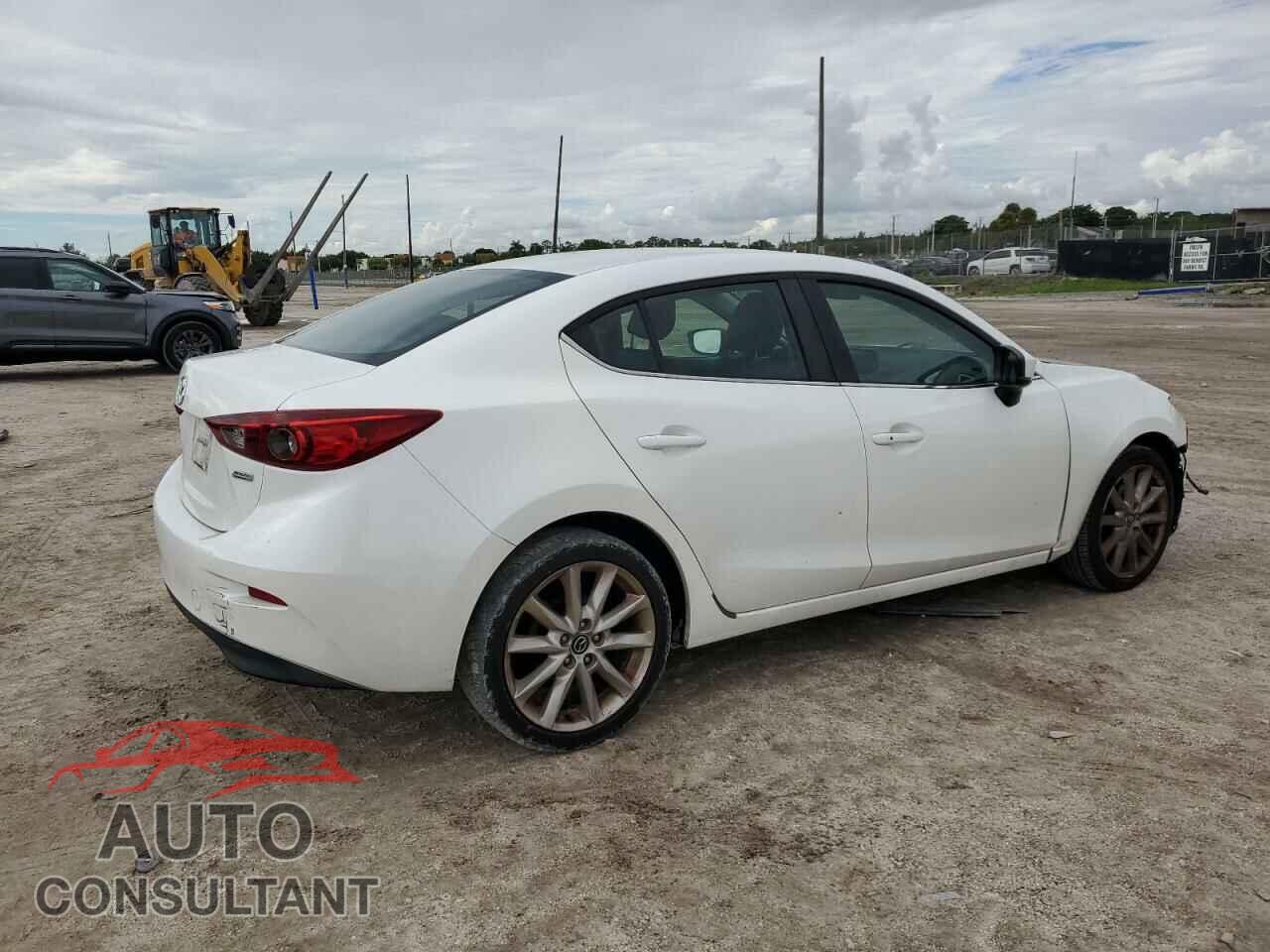 MAZDA 3 2017 - 3MZBN1V79HM135117