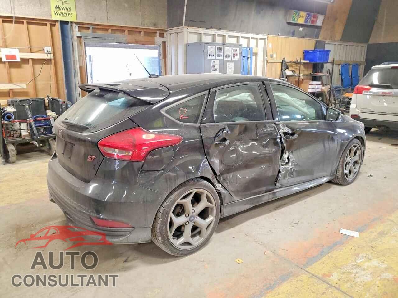 FORD FOCUS 2017 - 1FADP3L92HL305363