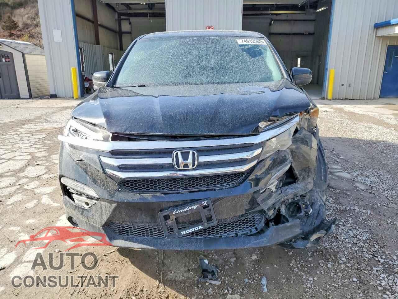 HONDA PILOT 2017 - 5FNYF6H89HB104580