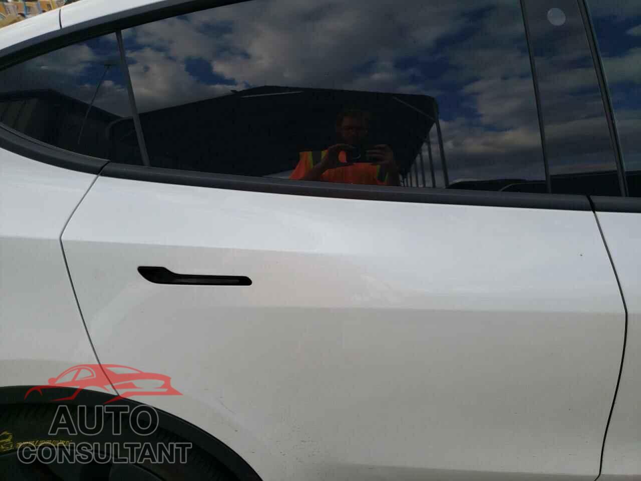 TESLA MODEL Y 2022 - 7SAYGDEF8NF338499