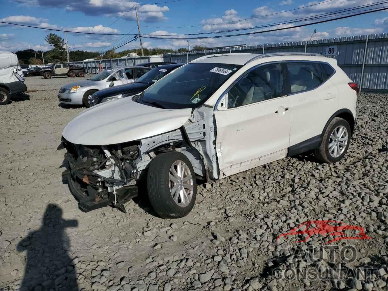 NISSAN ROGUE 2018 - JN1BJ1CR9JW202567