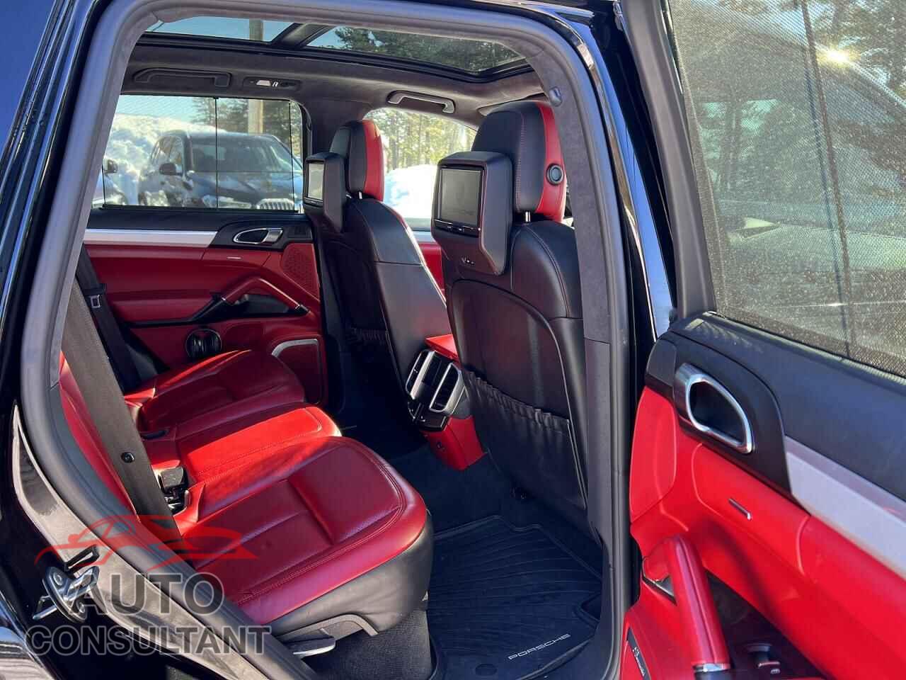 PORSCHE CAYENNE 2016 - WP1AD2A26GLA71487