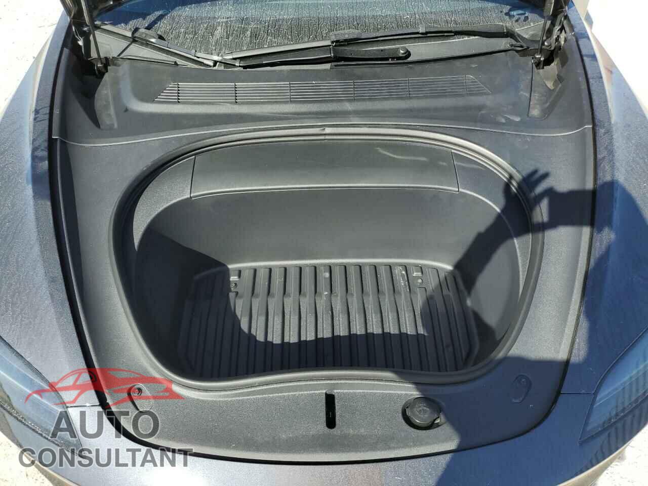 TESLA MODEL 3 2024 - 5YJ3E1EAXRF766077