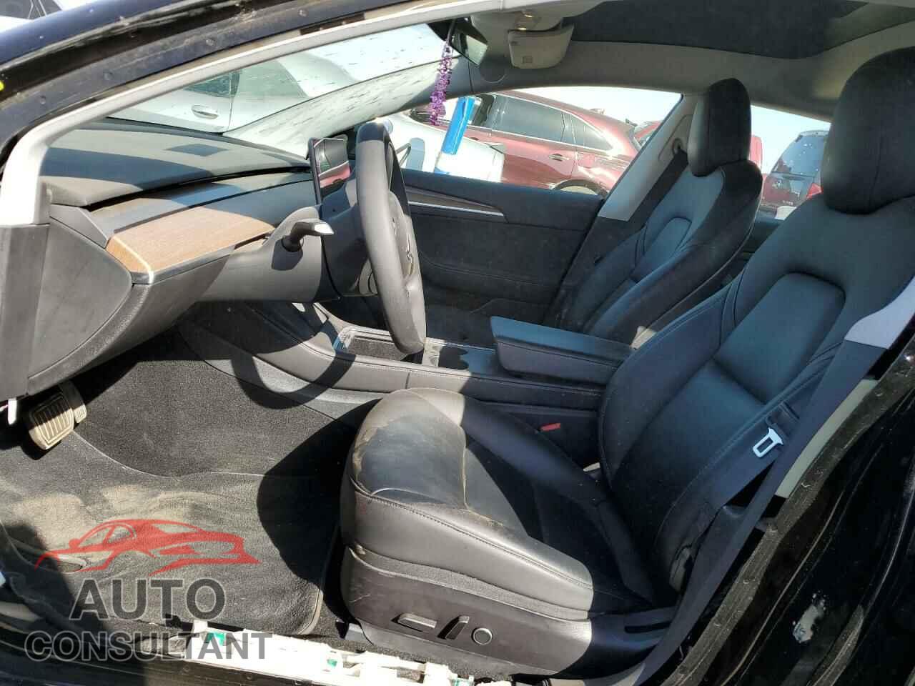 TESLA MODEL 3 2021 - 5YJ3E1EB0MF044957