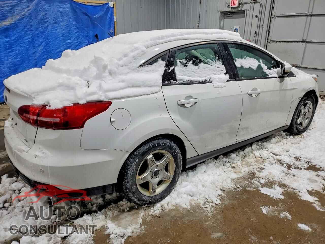 FORD FOCUS 2015 - 1FADP3F23FL381024