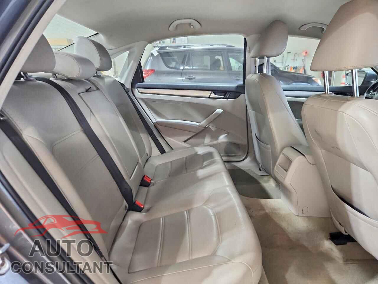 VOLKSWAGEN PASSAT 2014 - 1VWAP7A30EC002223