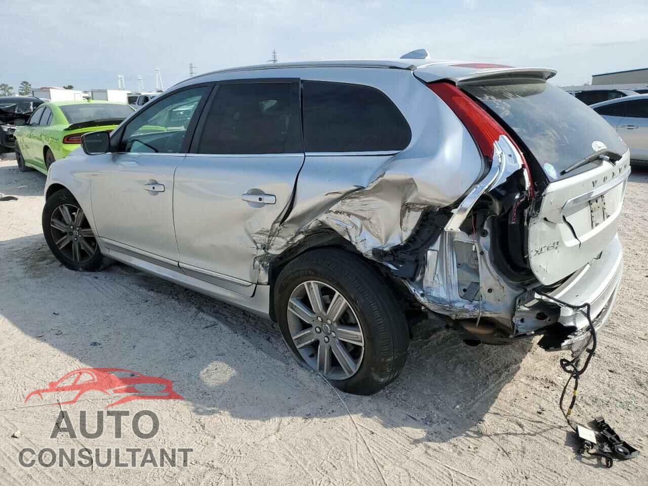 VOLVO XC60 2017 - YV440MDU2H2061014