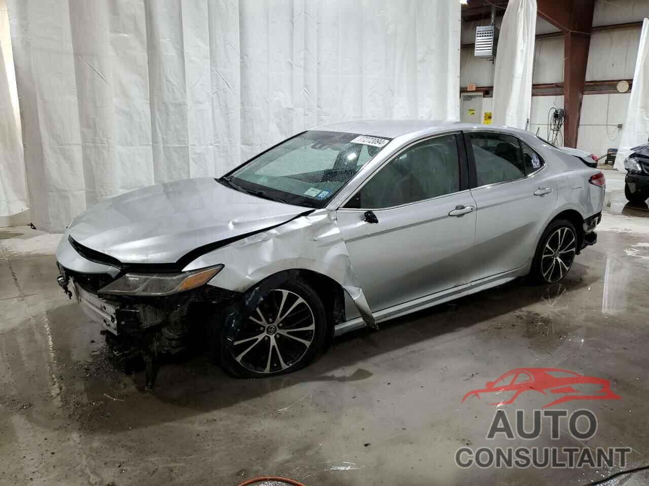 TOYOTA CAMRY 2018 - 4T1B11HK0JU031823