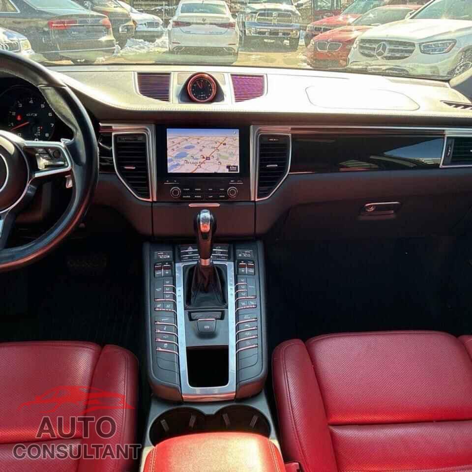 PORSCHE MACAN 2017 - WP1AG2A54HLB52152