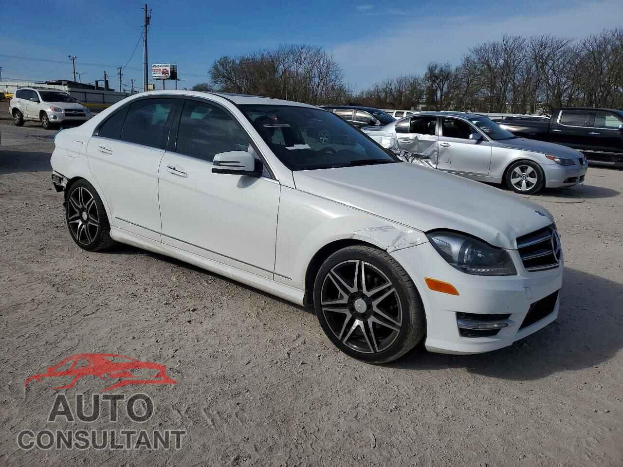 MERCEDES-BENZ C-CLASS 2014 - WDDGF4HB4EA902393