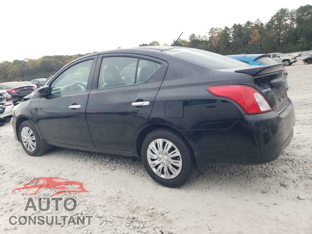 NISSAN VERSA 2019 - 3N1CN7AP3KL879571
