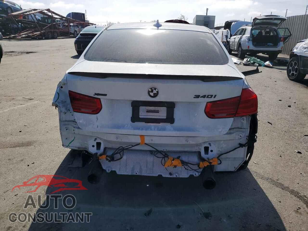BMW 3 SERIES 2016 - WBA8B7G54GNU36951