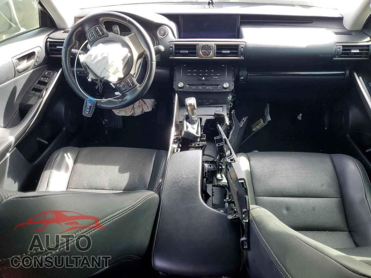 LEXUS IS 2018 - JTHBA1D24J5065802
