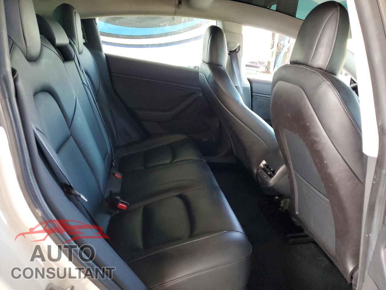 TESLA MODEL 3 2019 - 5YJ3E1EB0KF511095