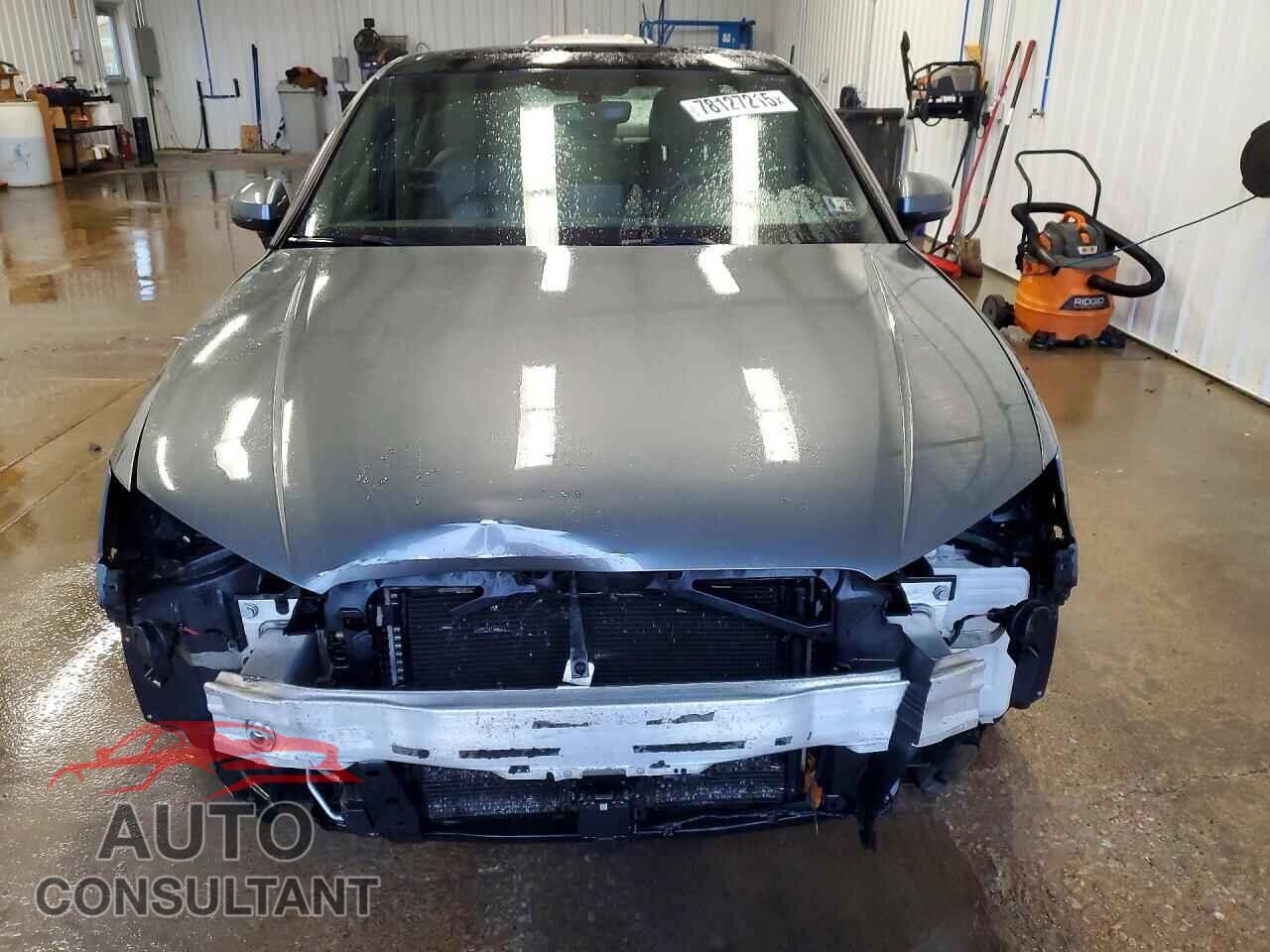 AUDI A3 2018 - WAUB8GFF5J1017066