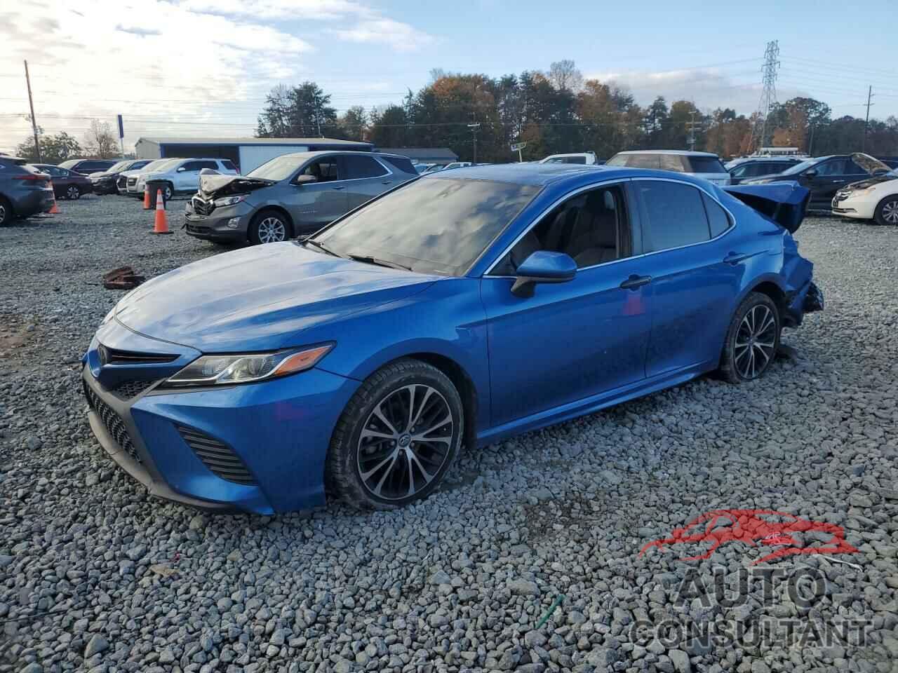 TOYOTA CAMRY 2018 - 4T1B11HK1JU017932