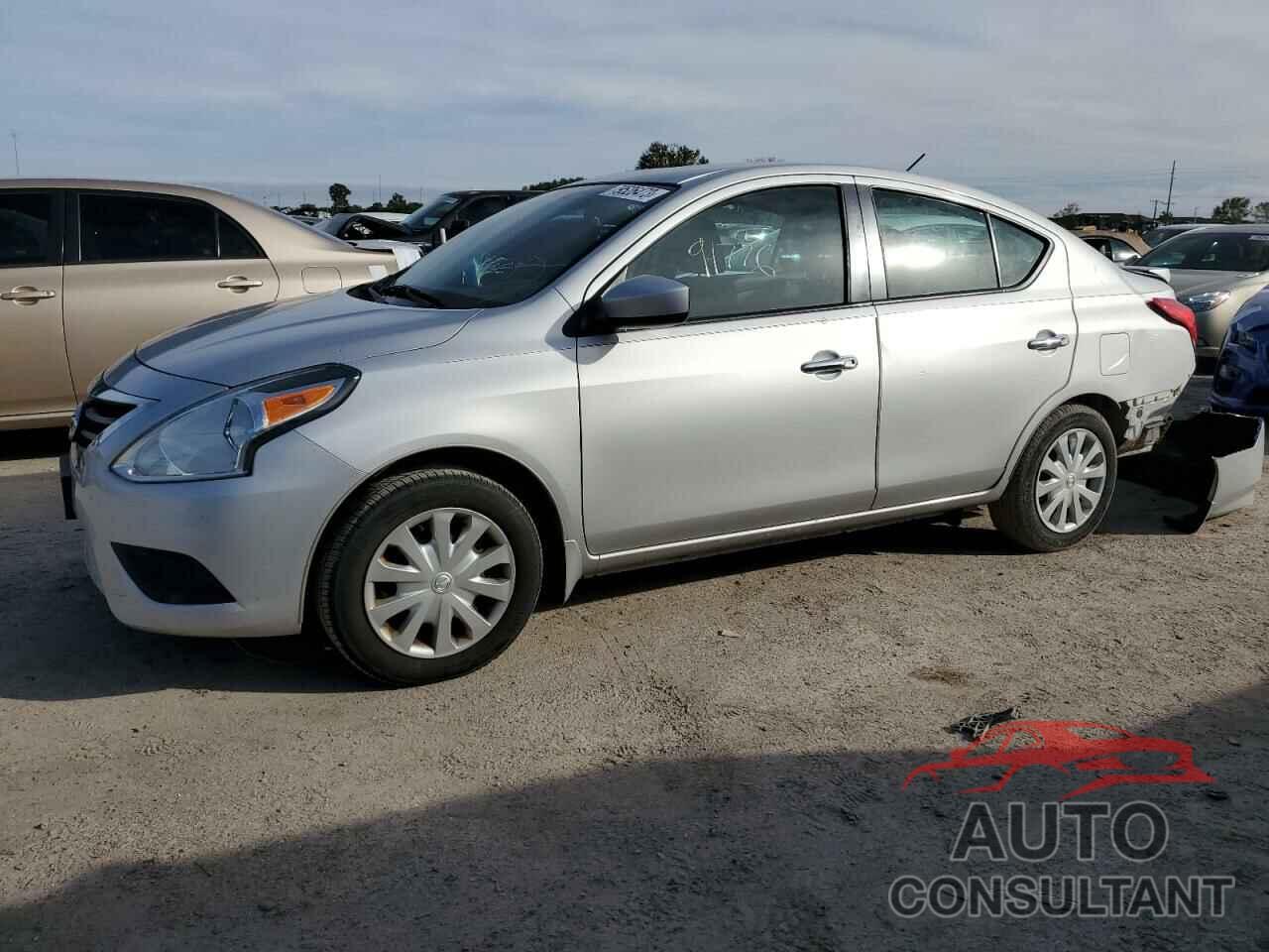 NISSAN VERSA 2017 - 3N1CN7AP0HL811348