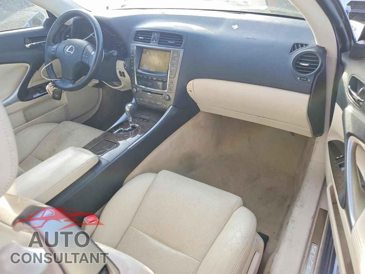 LEXUS IS 250C 2010 - JTHFF2C25A2501844