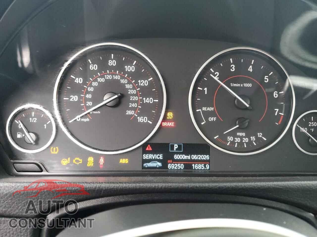 BMW 3 SERIES 2016 - WBA8E9G52GNU28298