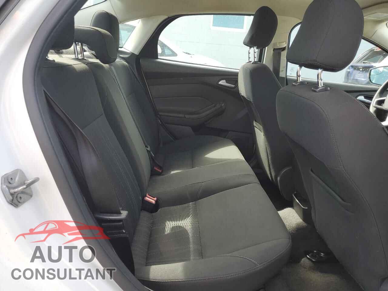 FORD FOCUS 2016 - 1FADP3F24GL210218