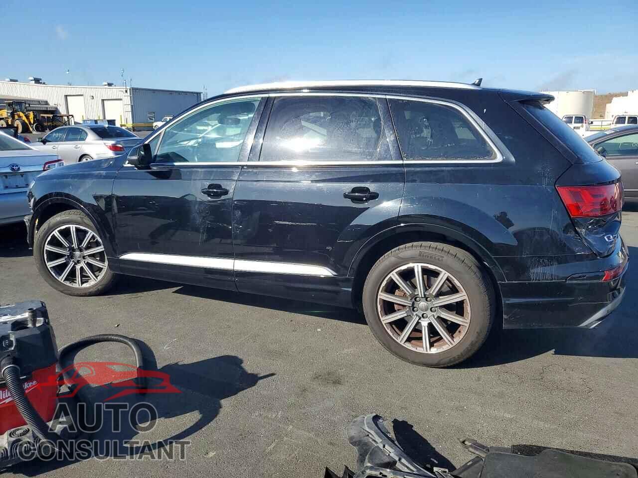AUDI Q7 2017 - WA1LAAF75HD006217