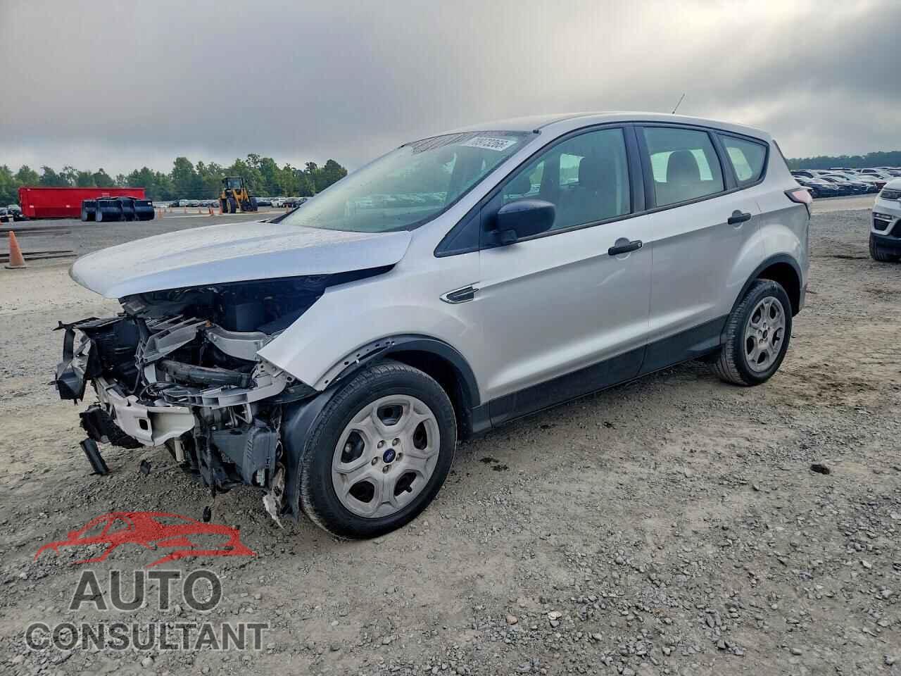 FORD ESCAPE 2017 - 1FMCU0F71HUC06076