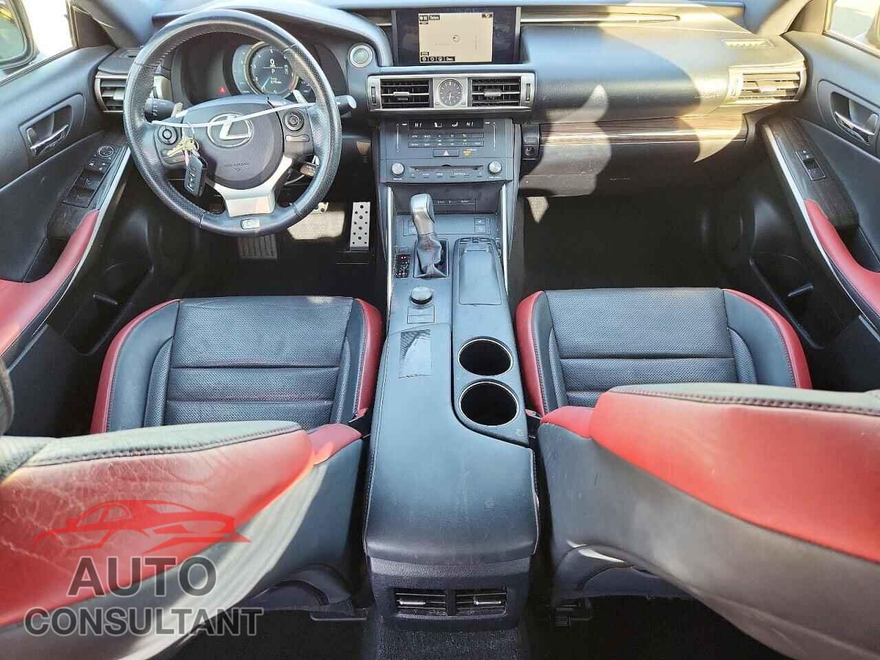 LEXUS IS 2015 - JTHBF1D29F5067957