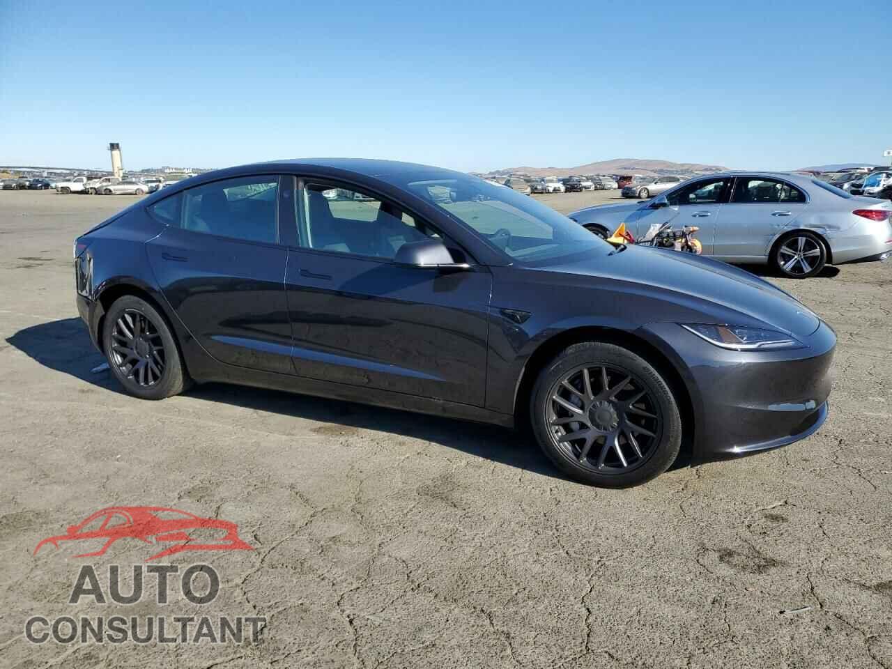 TESLA MODEL 3 2024 - 5YJ3E1EAXRF786040
