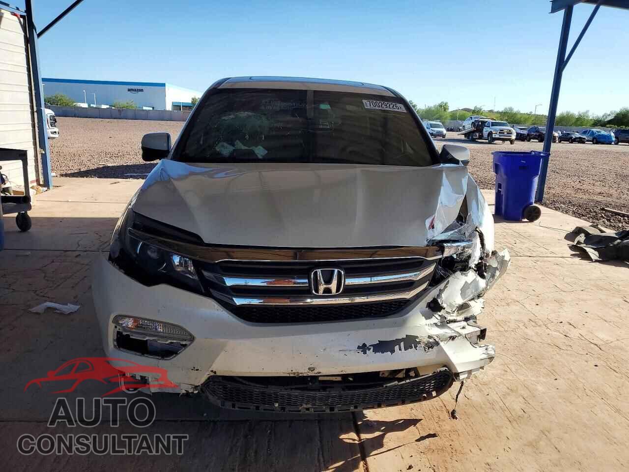 HONDA PILOT 2017 - 5FNYF6H5XHB037686