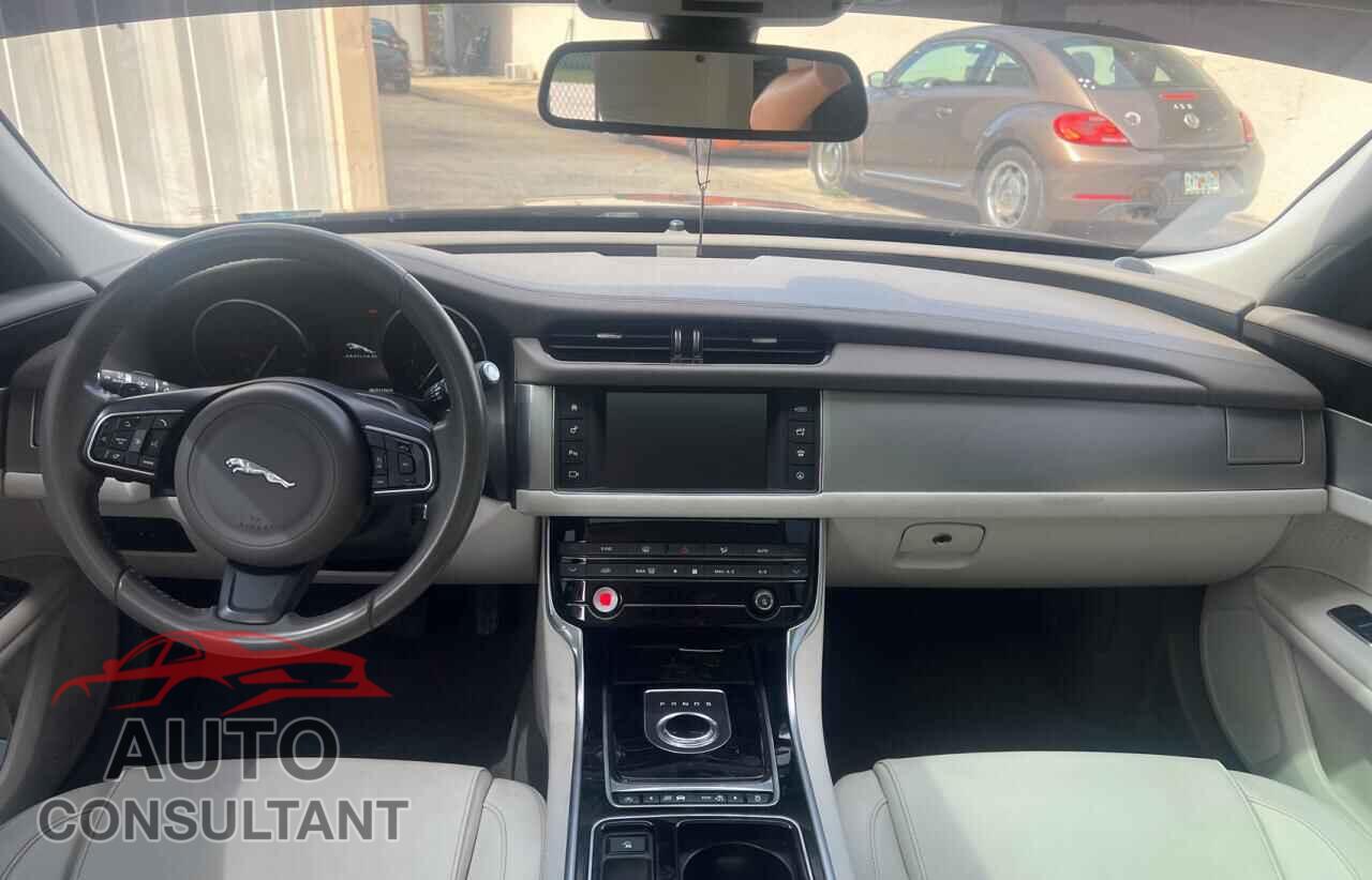JAGUAR XF 2017 - SAJBD4BV7HCY29334