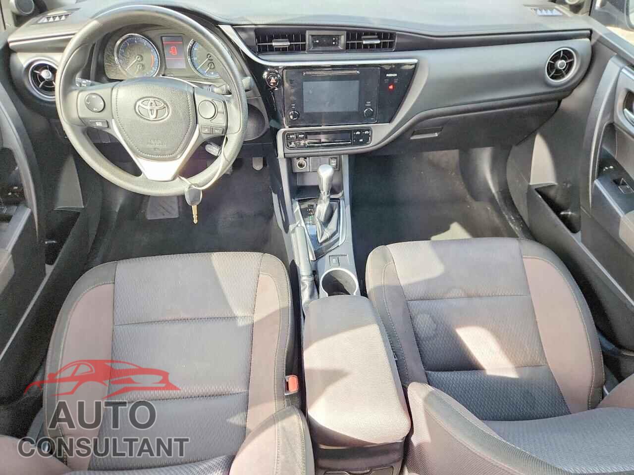 TOYOTA COROLLA 2017 - 2T1BURHEXHC812201