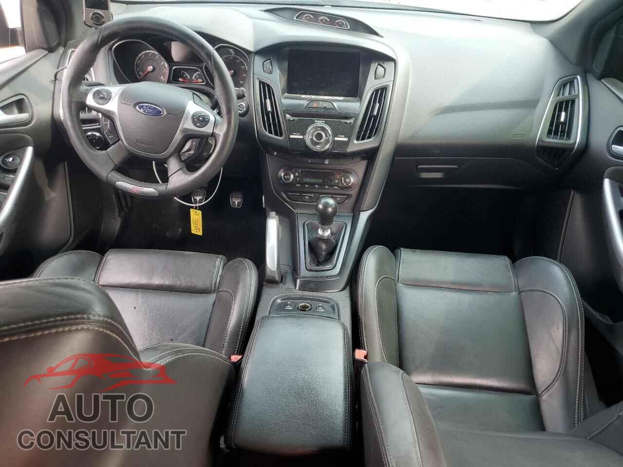 FORD FOCUS 2013 - 1FADP3L93DL201927