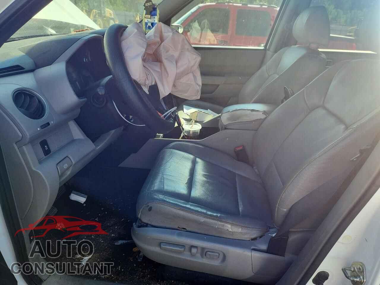 HONDA PILOT 2013 - 5FNYF3H72DB008676