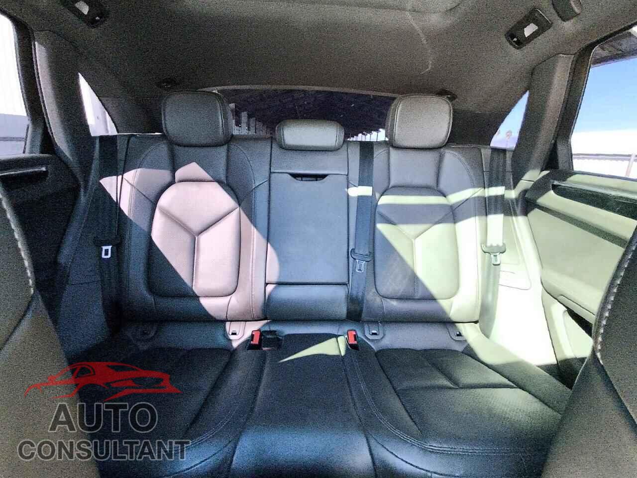PORSCHE MACAN 2016 - WP1AB2A57GLB45743
