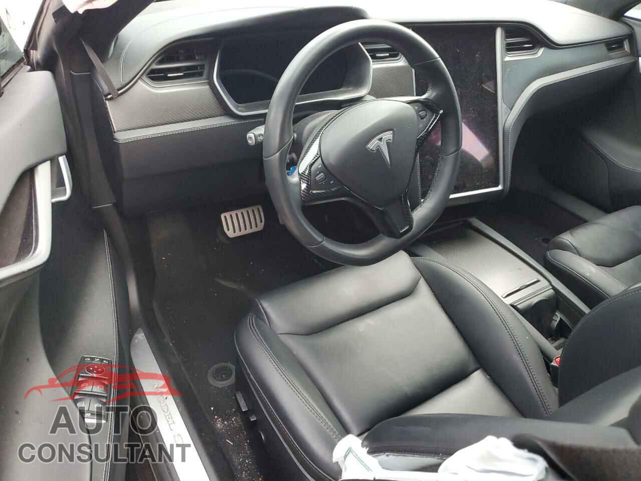 TESLA MODEL S 2020 - 5YJSA1E48LF390844