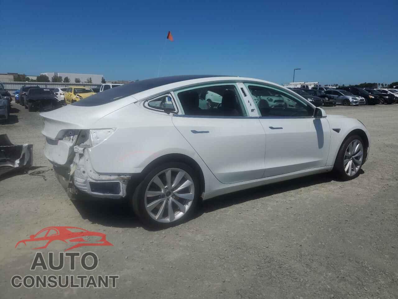 TESLA MODEL 3 2018 - 5YJ3E1EA8JF018352