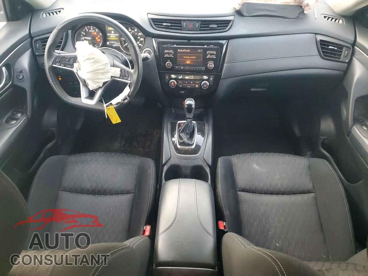 NISSAN ROGUE 2017 - KNMAT2MT4HP595725