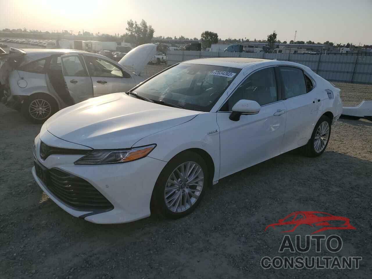 TOYOTA CAMRY 2018 - 4T1B21HK4JU504569
